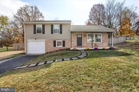 54 Ridgeview Rd, Hummelstown, PA 17036