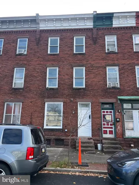 1433 Derry St, Harrisburg, PA 17104