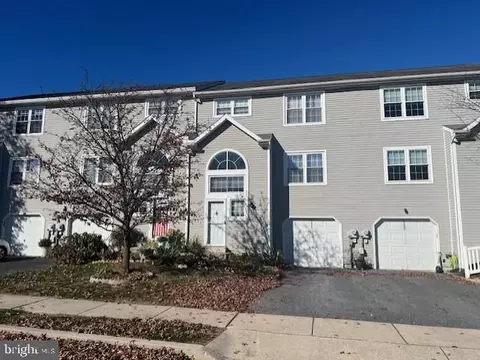 6239 Spring Knoll Dr, Harrisburg, PA 17111