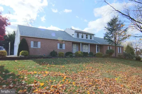 2139 Sycamore Dr, Harrisburg, PA 17112