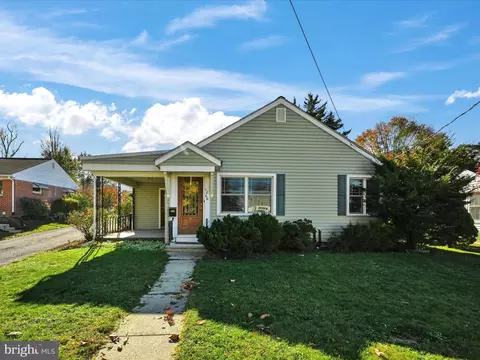 1246 E Derry Rd, Hershey, PA 17033 photo 2