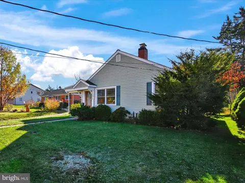 1246 E Derry Rd, Hershey, PA 17033 photo 3