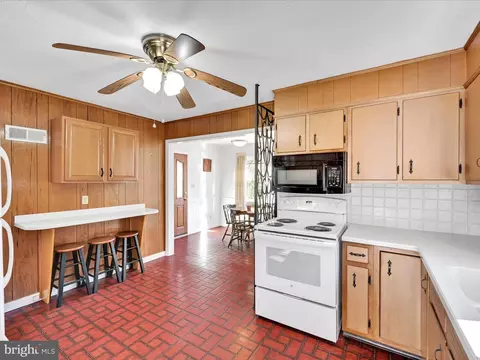 1246 E Derry Rd, Hershey, PA 17033 photo 10