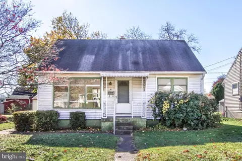 132 E Roosevelt Ave, Middletown, PA 17057