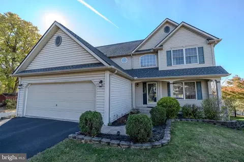 826 Hilltop Dr, Harrisburg, PA 17111