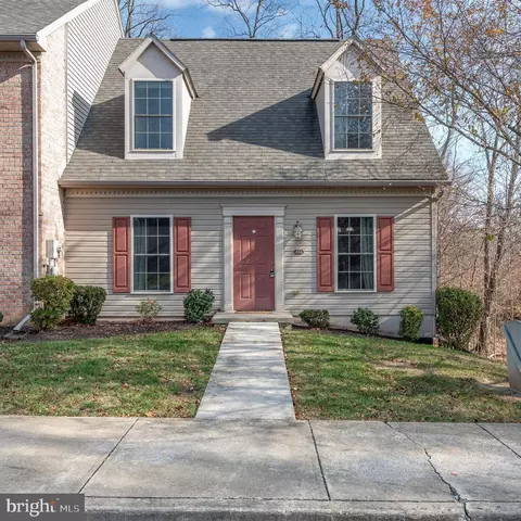 512 Woodthrush Ct, Harrisburg, PA 17110