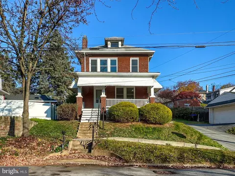 3004 Brisban St, Harrisburg, PA 17111