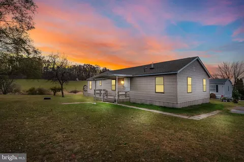 226 Houston Dr, Grantville, PA 17028