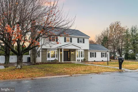 7 Forest Ave, Hershey, PA 17033