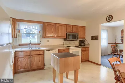 422 Cherry Dr, Hershey, PA 17033 photo 15