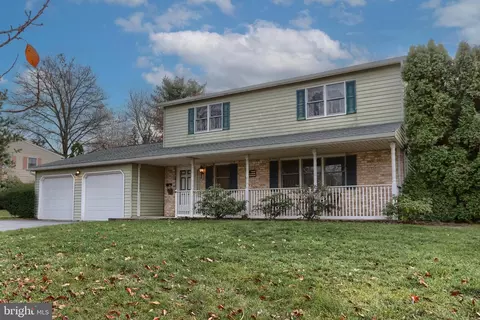 422 Cherry Dr, Hershey, PA 17033 photo 4