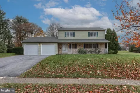 422 Cherry Dr, Hershey, PA 17033 photo 3