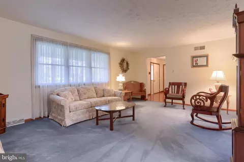 422 Cherry Dr, Hershey, PA 17033 photo 8