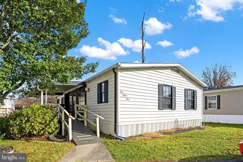 131 Wheaton Pl, Harrisburg, PA 17112