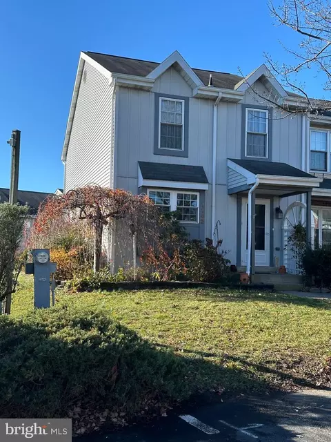 1142 Hedgerow Ln, Harrisburg, PA 17111