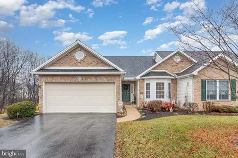 7748 Hanoverdale Dr, Harrisburg, PA 17112