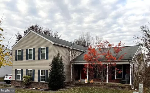 331 Candlewyck Ln, Hershey, PA 17033