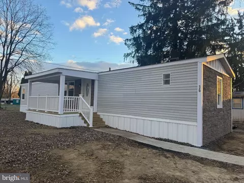 36 George Dr, Middletown, PA 17057