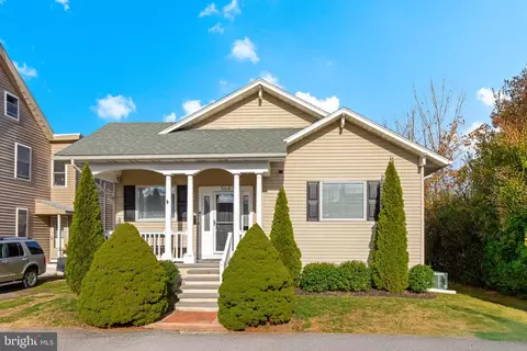 564 Eshelman St, Highspire, PA 17034