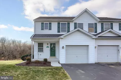 225 Meadow Ln, Harrisburg, PA 17112
