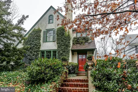 2310 Chestnut St, Harrisburg, PA 17104