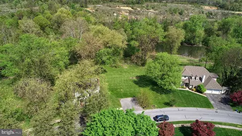 116 Circle Dr, Hummelstown, PA 17036