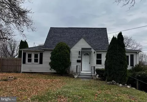 101 Roop St, Highspire, PA 17034