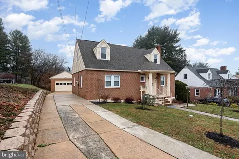 377 N 48th St, Harrisburg, PA 17111