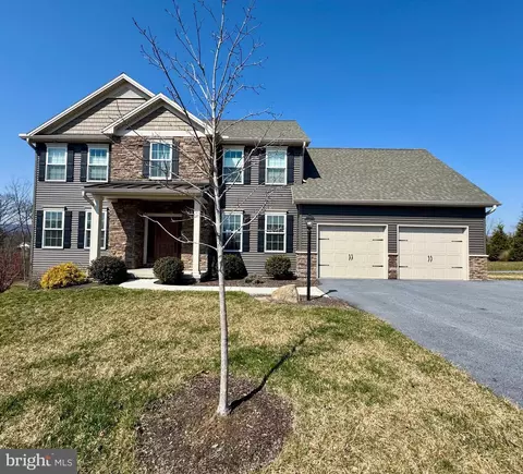316 White Birch Ln, Harrisburg, PA 17112