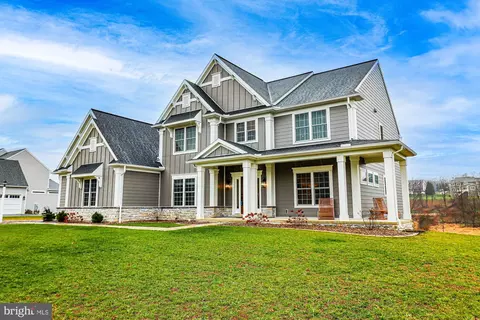 105 Willow Creek Ln, Hummelstown, PA 17036