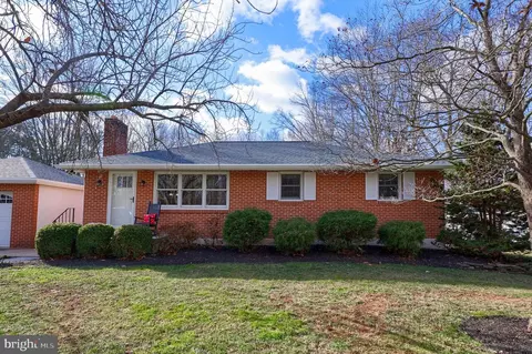 2061 Mapledale Rd, Elizabethtown, PA 17022