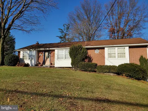 1700 Oberlin Rd, Middletown, PA 17057