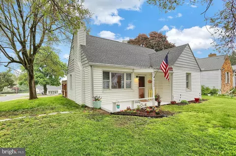 5200 Locust Ln, Harrisburg, PA 17109