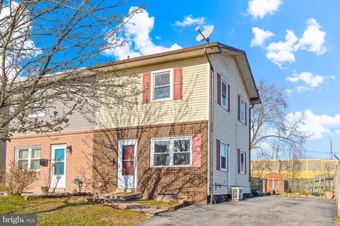 481 Aspen St, Middletown, PA 17057