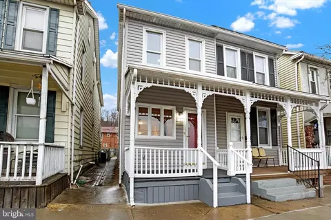 749 S Front St, Steelton, PA 17113