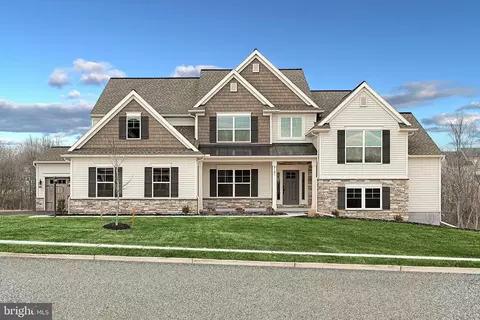 5121 Pamela Dr, Harrisburg, PA 17112