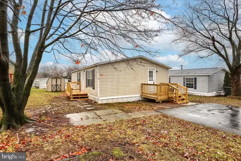 41 Dallas Dr, Grantville, PA 17028