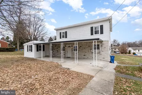750 S 6th St, Steelton, PA 17113