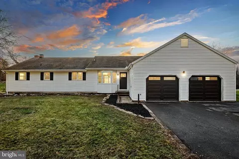 7348 Trent St, Harrisburg, PA 17112