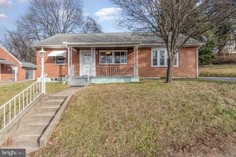 211 Park Ave, Steelton, PA 17113