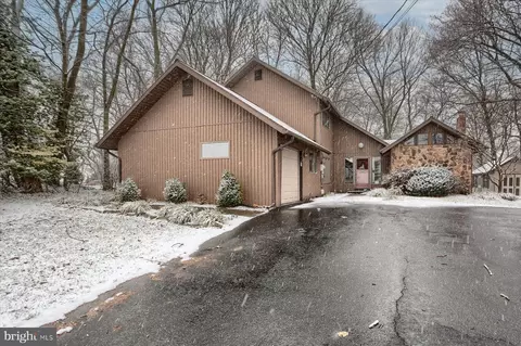 7190 Audubon Dr, Harrisburg, PA 17111