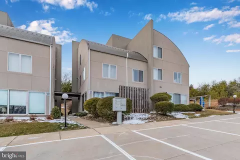 404 Blue Ridge Cir, Harrisburg, PA 17110