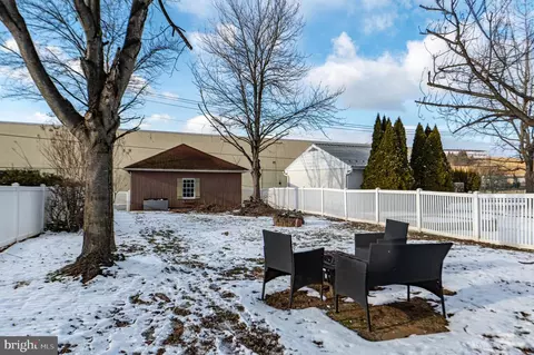 Exterior - 455 E Derry Rd, Hershey, PA 17033 photo 5 of 6