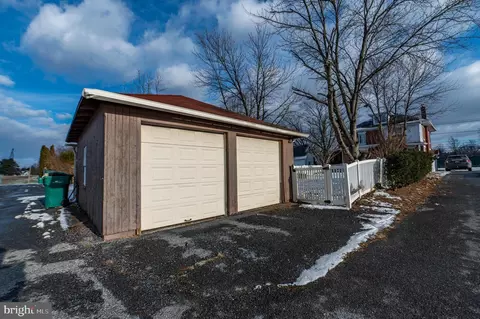 Exterior - 455 E Derry Rd, Hershey, PA 17033 photo 6 of 6