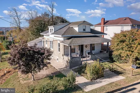 60 Locust St, Bressler, PA 17113