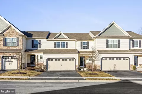 2752 Post Dr, Harrisburg, PA 17112