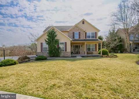 2005 Laura Ln, Harrisburg, PA 17110