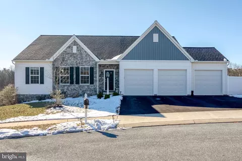 7020 Scenic Ct, Harrisburg, PA 17111