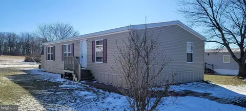 214 Houston Dr, Grantville, PA 17028
