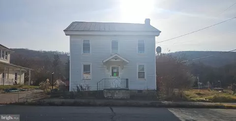 332 W Main St, Elizabethville, PA 17023